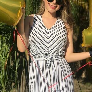 Banana Republic white jumpsuit size 0